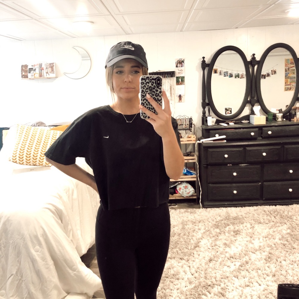 Nike Cropped Tee!! - Picture 8 of 8